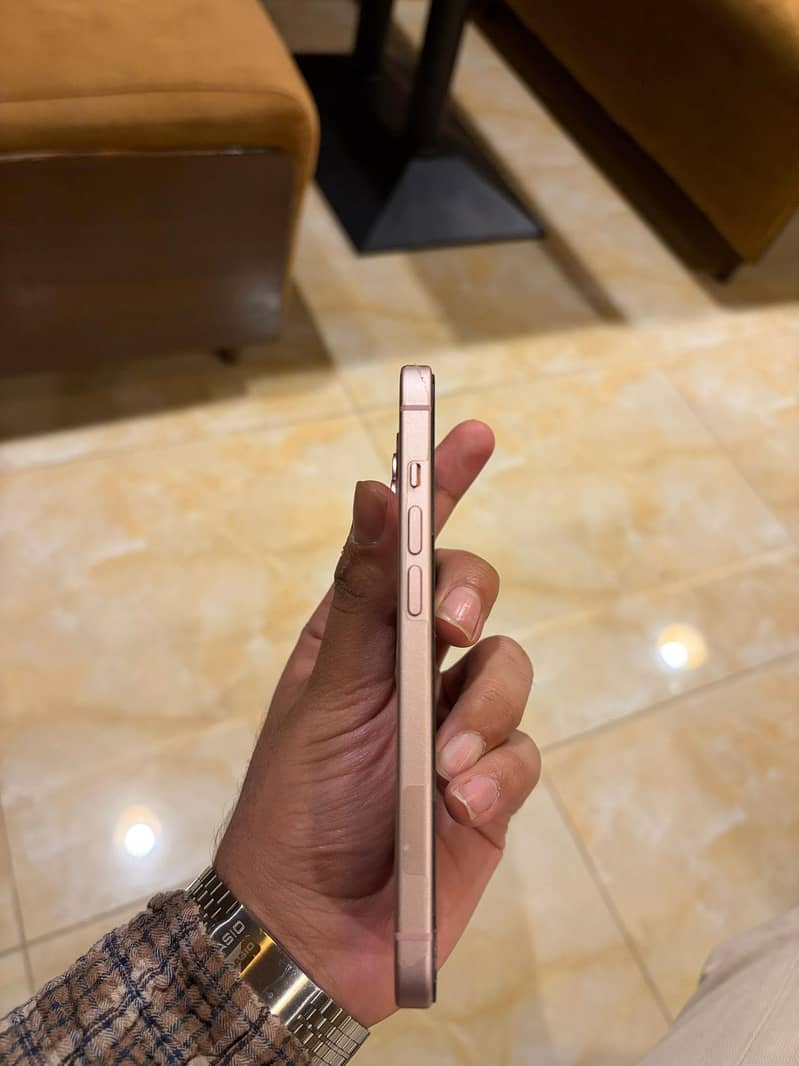 Apple iPhone 15 0