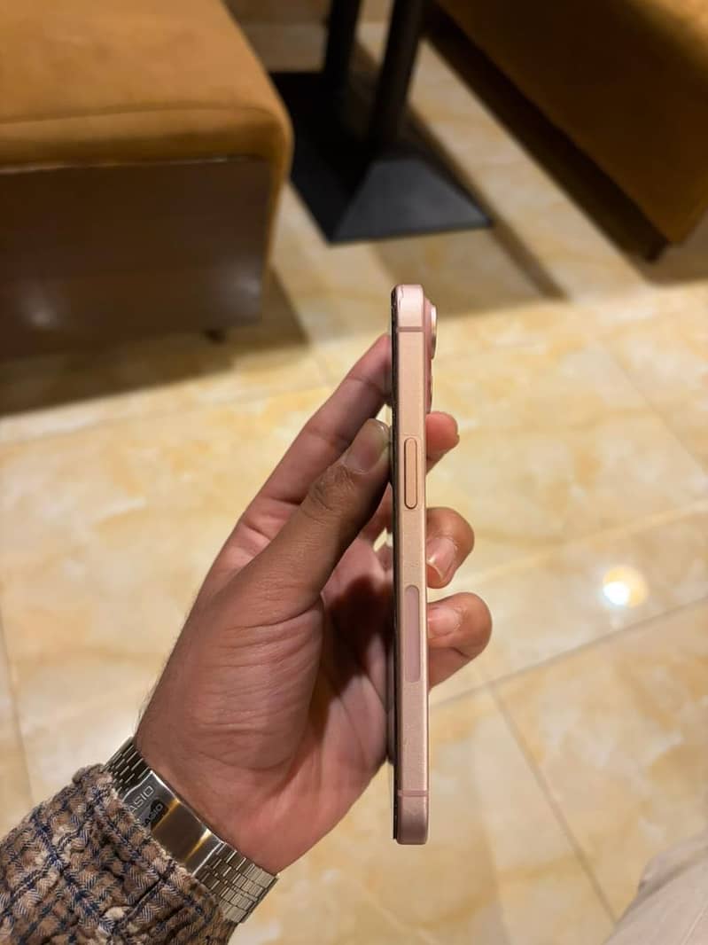Apple iPhone 15 2