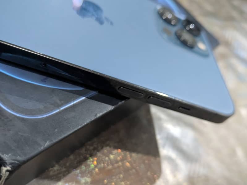Apple iPhone 12 Pro Max 4