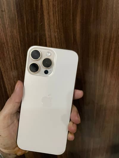 Apple iPhone 16 Pro Max