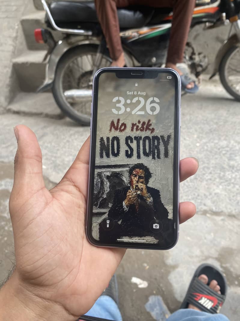 Apple iPhone 11 0
