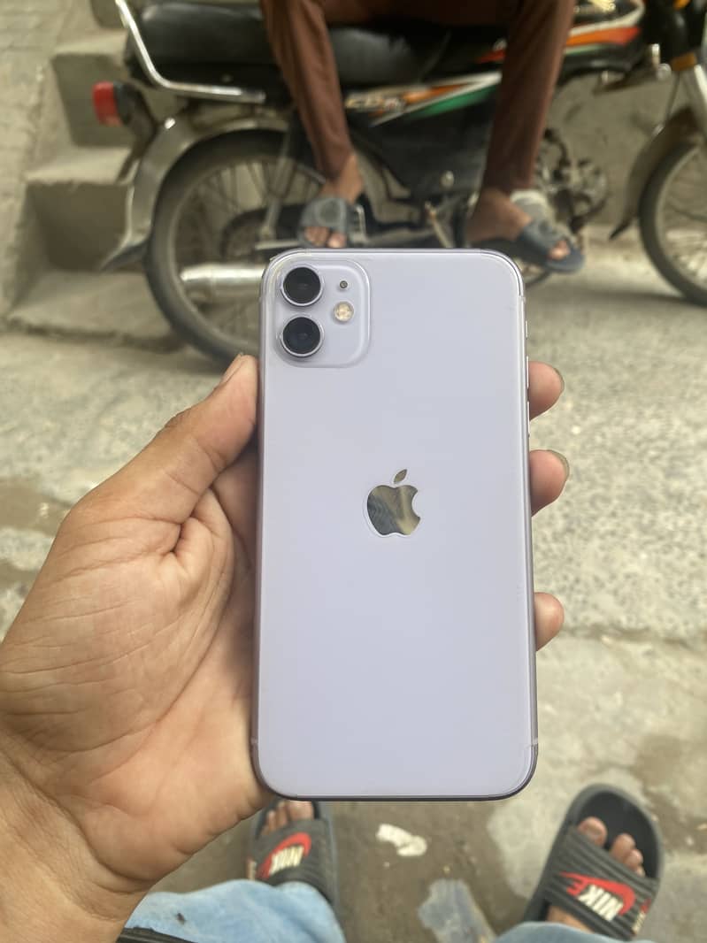 Apple iPhone 11 4