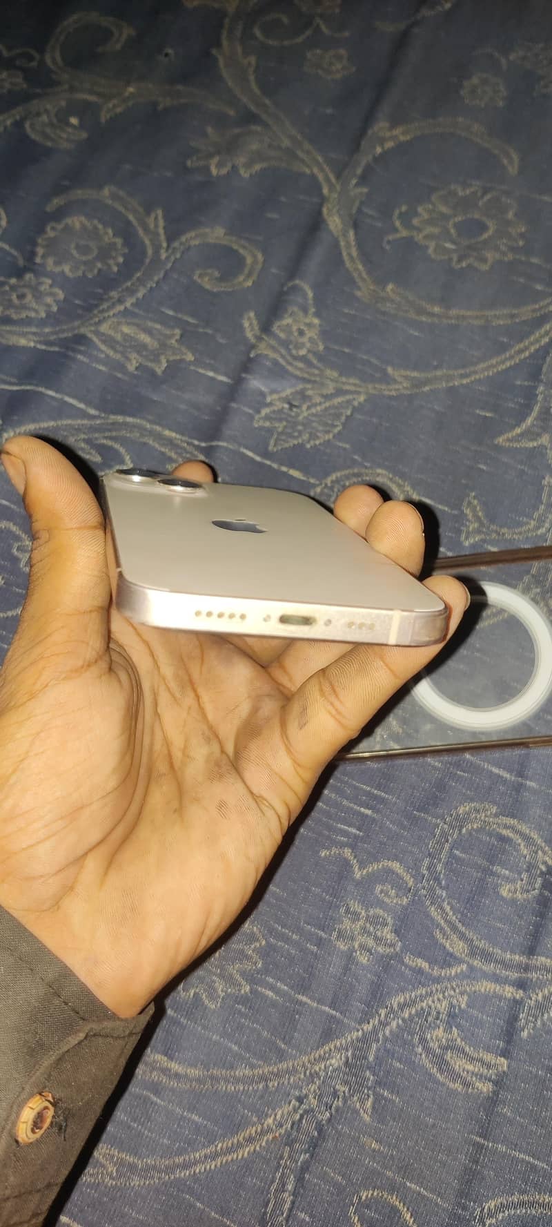 Apple iPhone 13 4