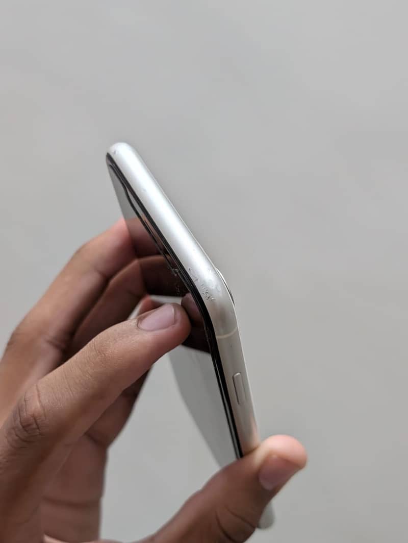 Apple iPhone 11 2