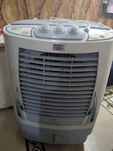 Pak Fans 4880 Model with 6 ice bottles