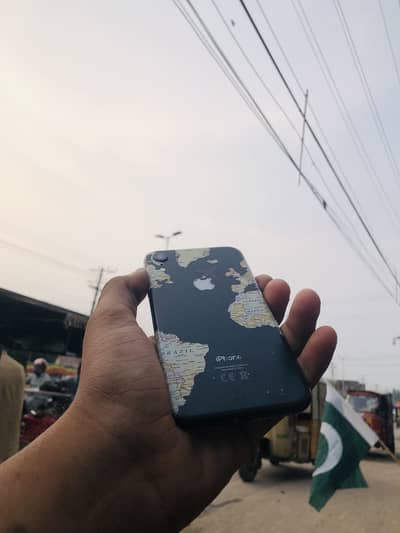 Apple iPhone XR contact this number 03058669992