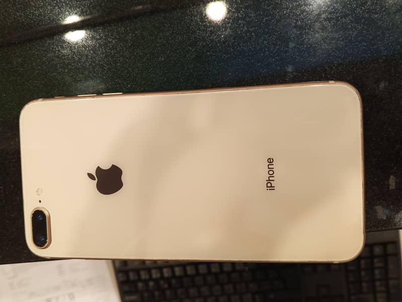 Apple iPhone 8 Plus 4
