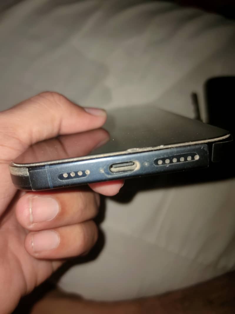 Apple iPhone 15 Pro Max 7