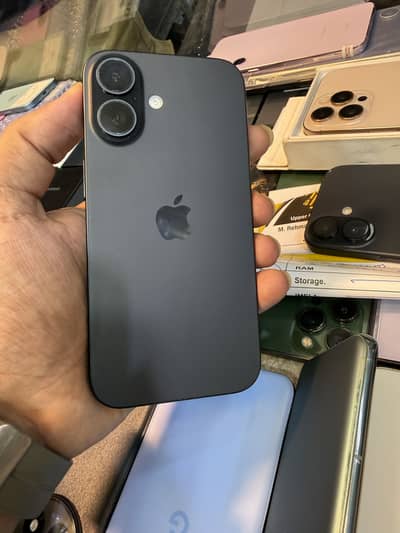 Apple iPhone 16