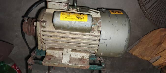 Atta chakii,Agra stone chakki, 20 number with 5 hp single phase  motor