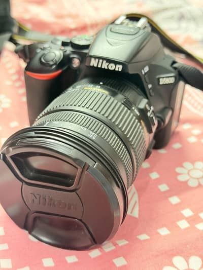 Nikon D5600 + Sigma 17-50mm f/2.8 — Excellent Condition