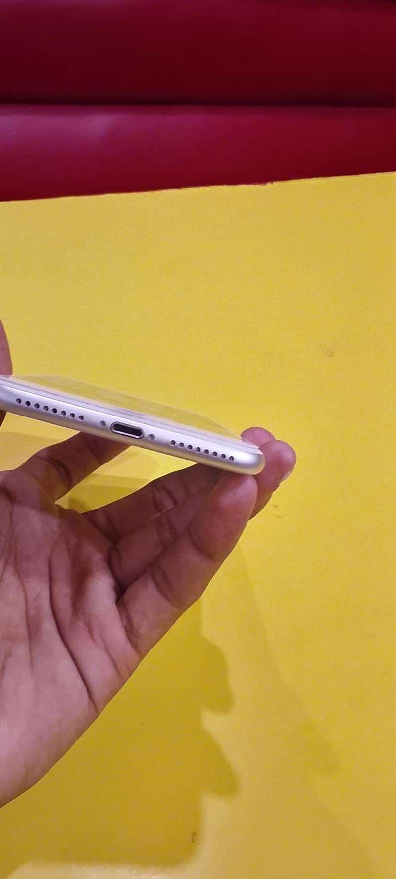 Apple iPhone 7 Plus 1