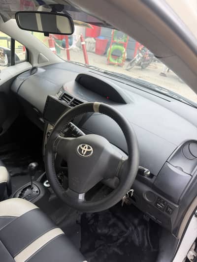 Toyota Vitz 2012