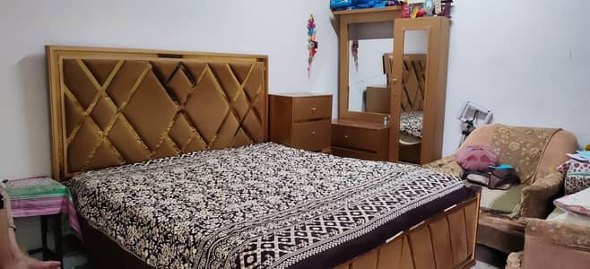 bed side table dressing table. with mat good condition urgent sale