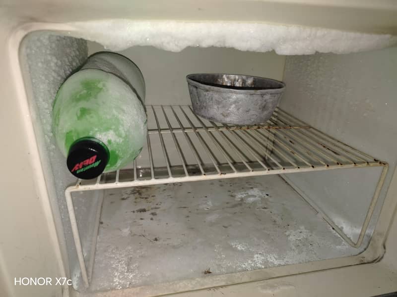 SINGER FRIDGE MEDIUM SIZE 5