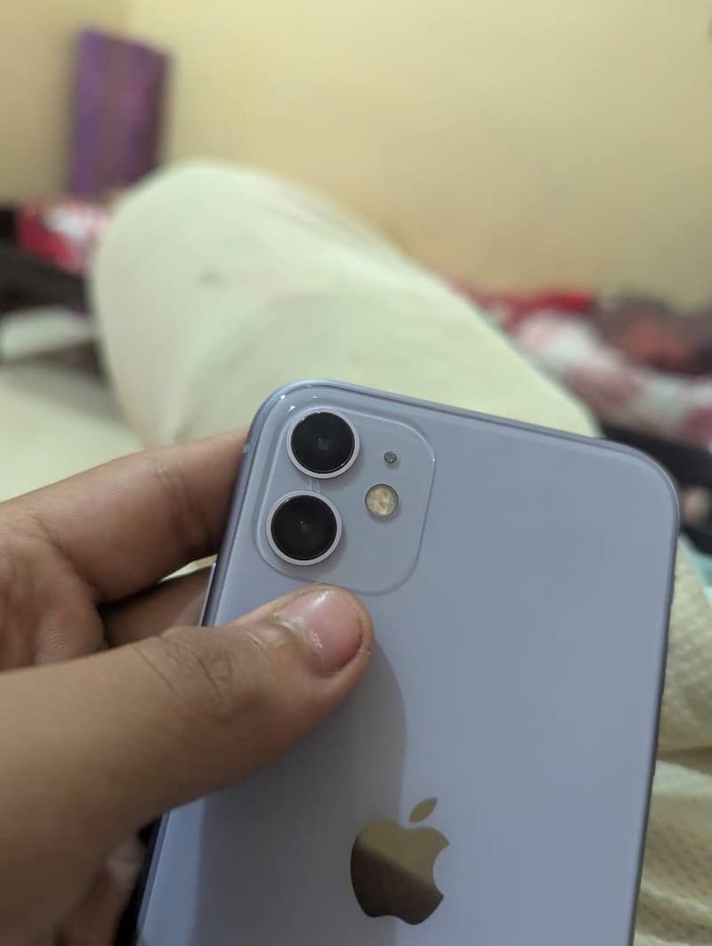 Apple iPhone 11 3