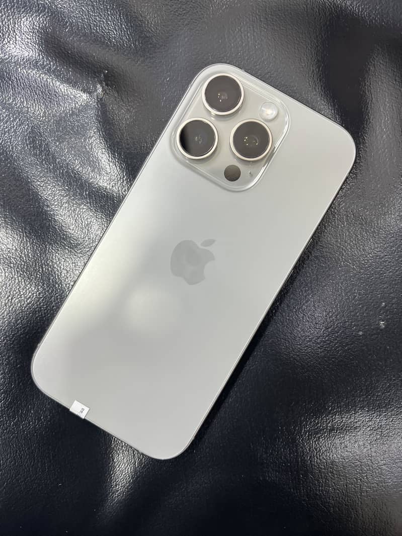 Apple iPhone 16 Pro 0