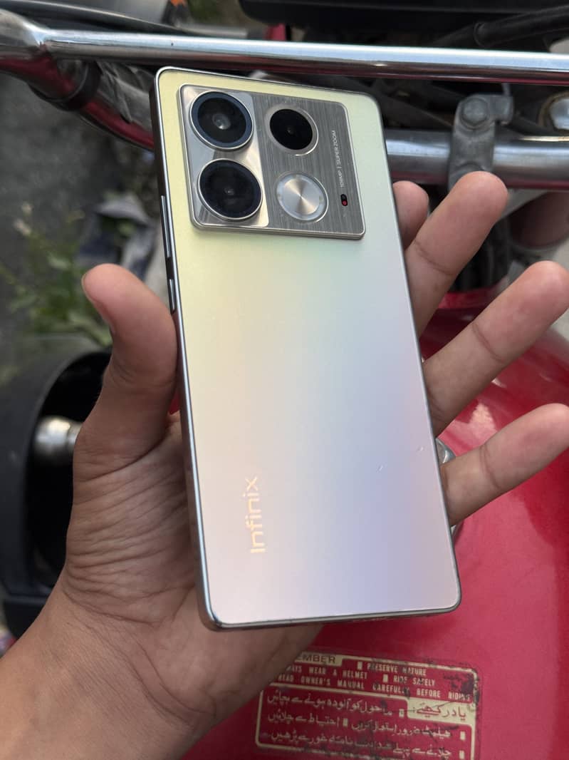 Infinix Note 40 5