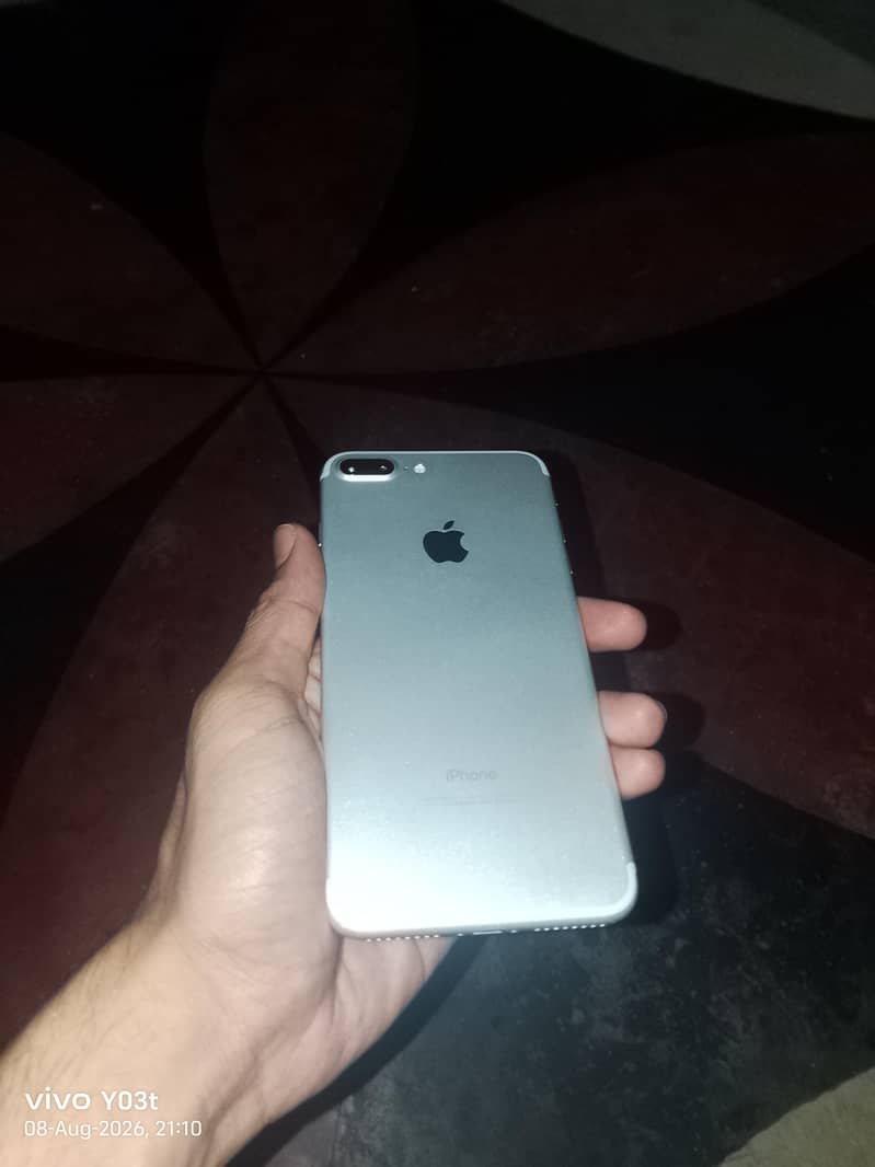 Apple iPhone 7 Plus 0