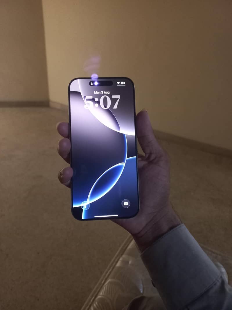 Apple iPhone 16 Pro Max 5