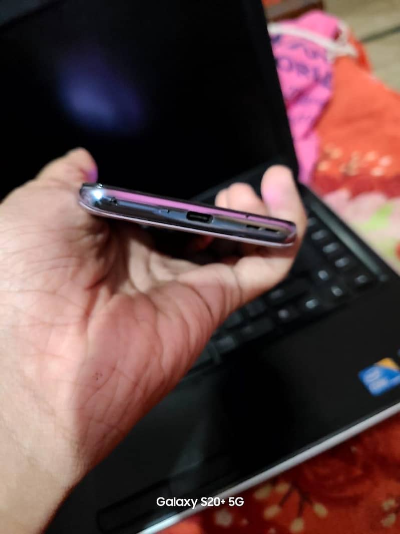 One Plus 9 5G 4
