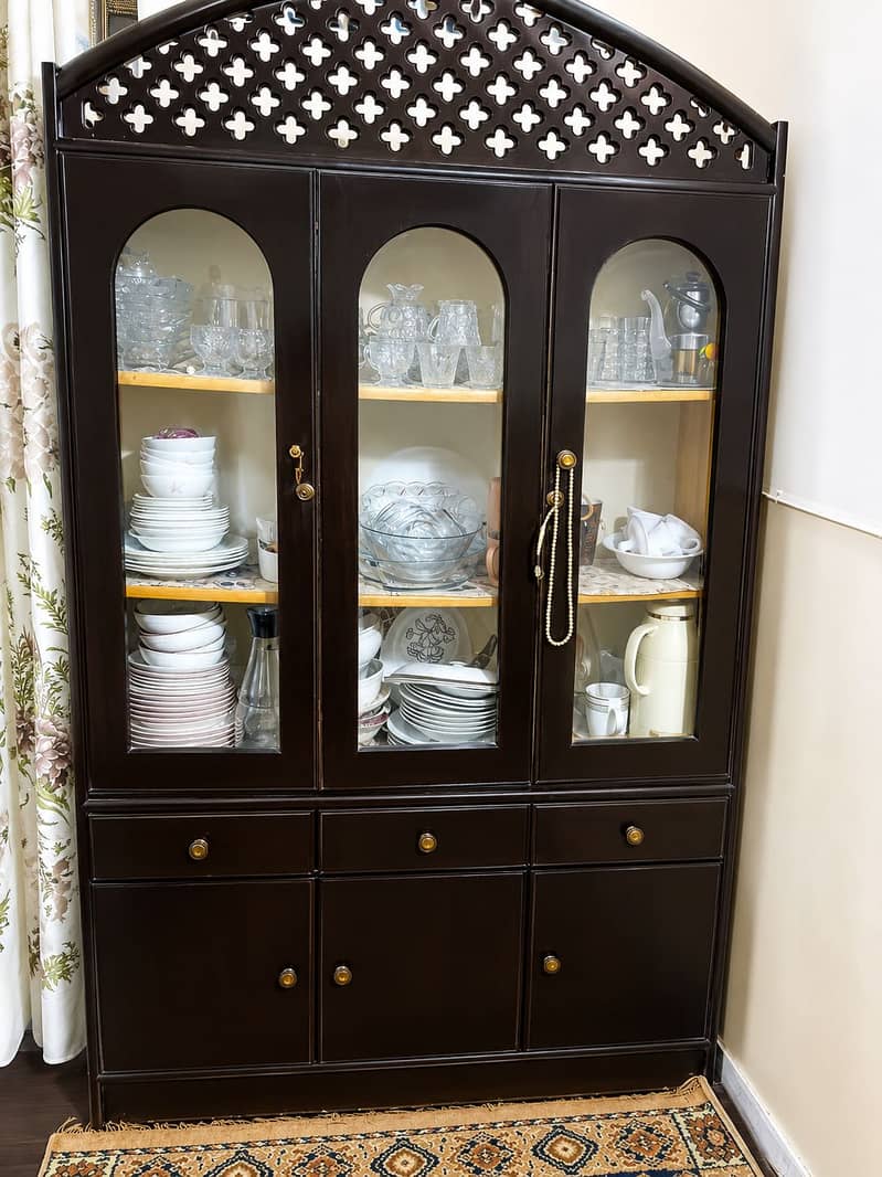Cabinet 0