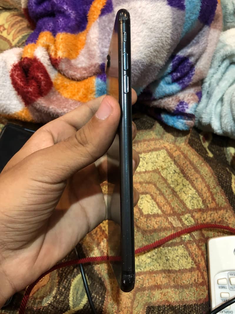 Apple iPhone 7 Plus 3