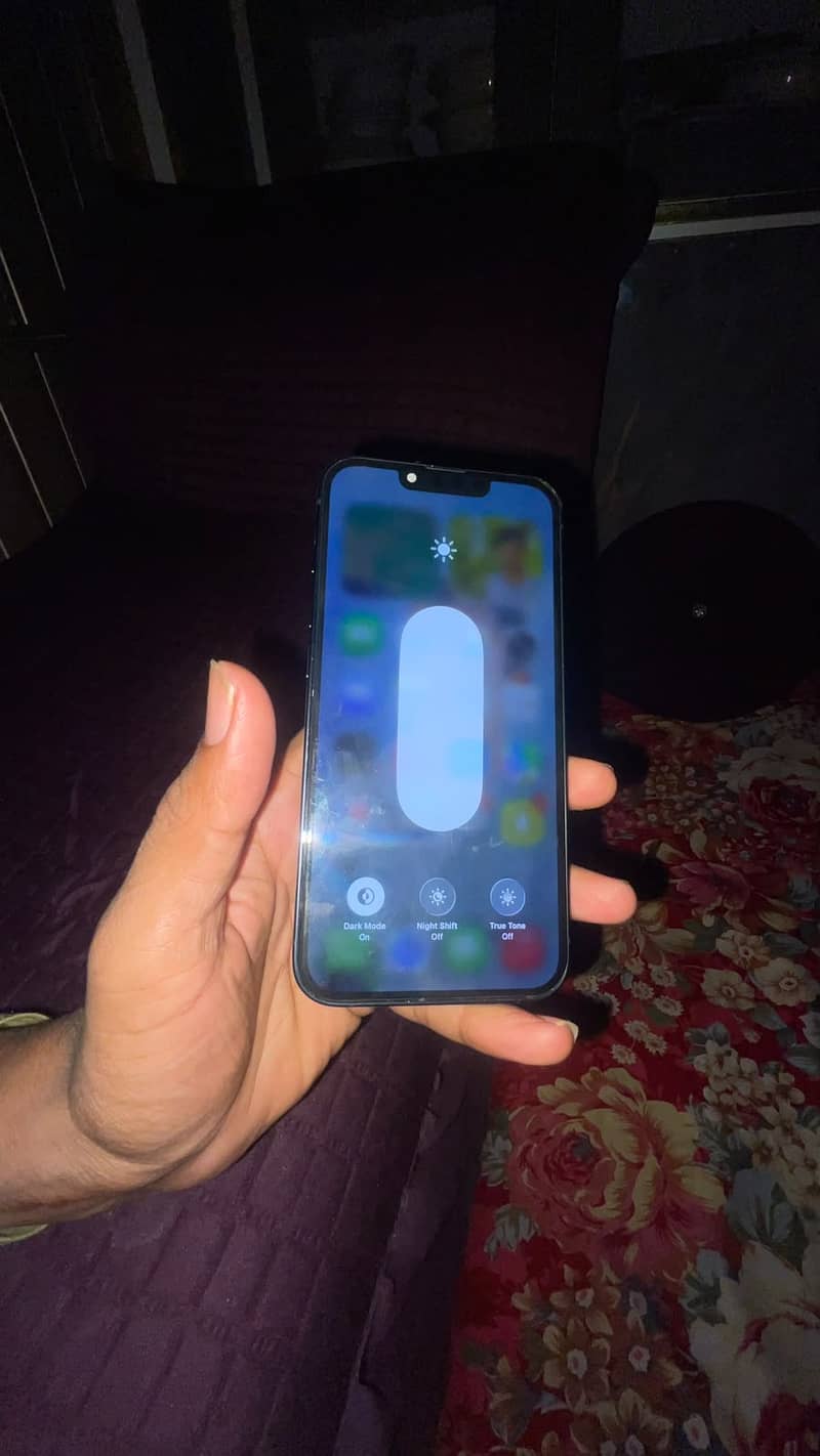 Apple iPhone 13 6