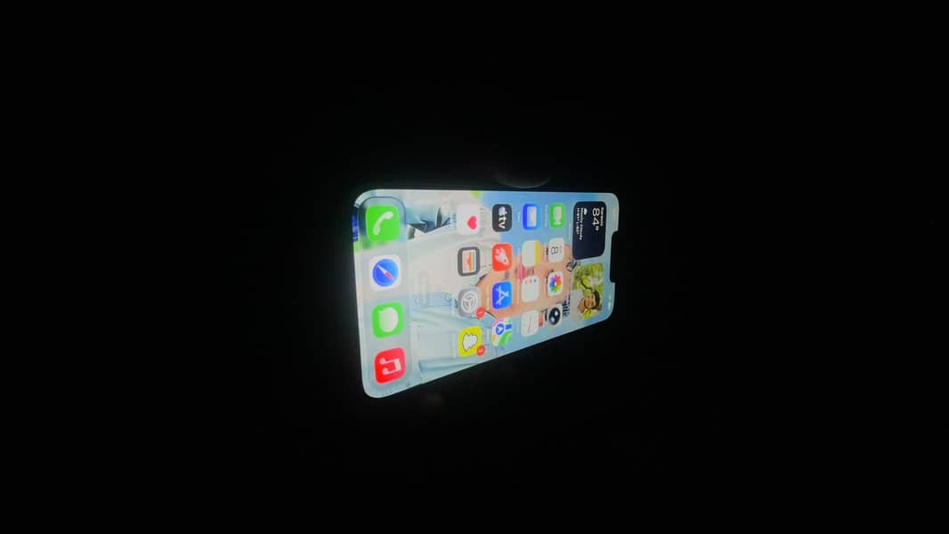 Apple iPhone 13 8