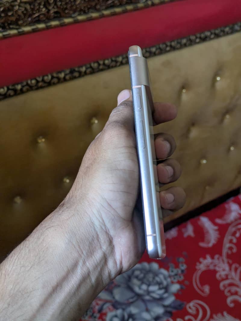 Google Pixel 8 6