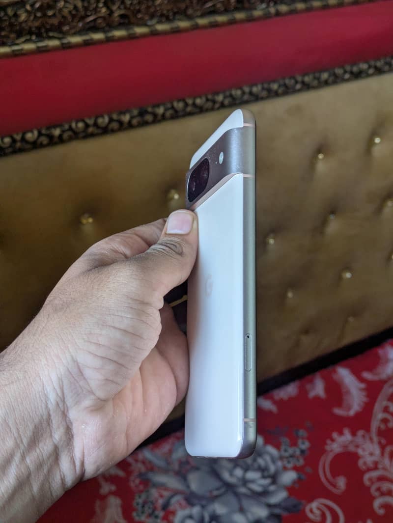 Google Pixel 8 9