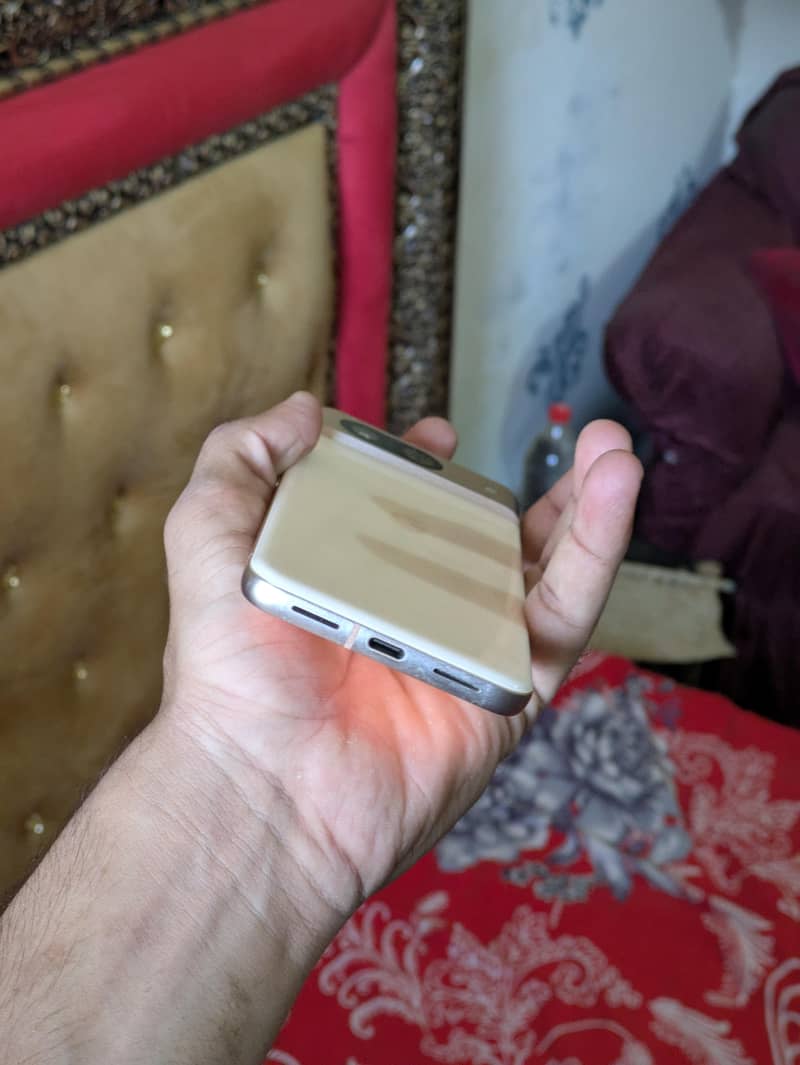 Google Pixel 8 12