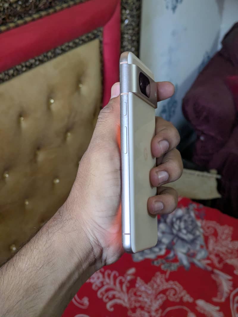 Google Pixel 8 13