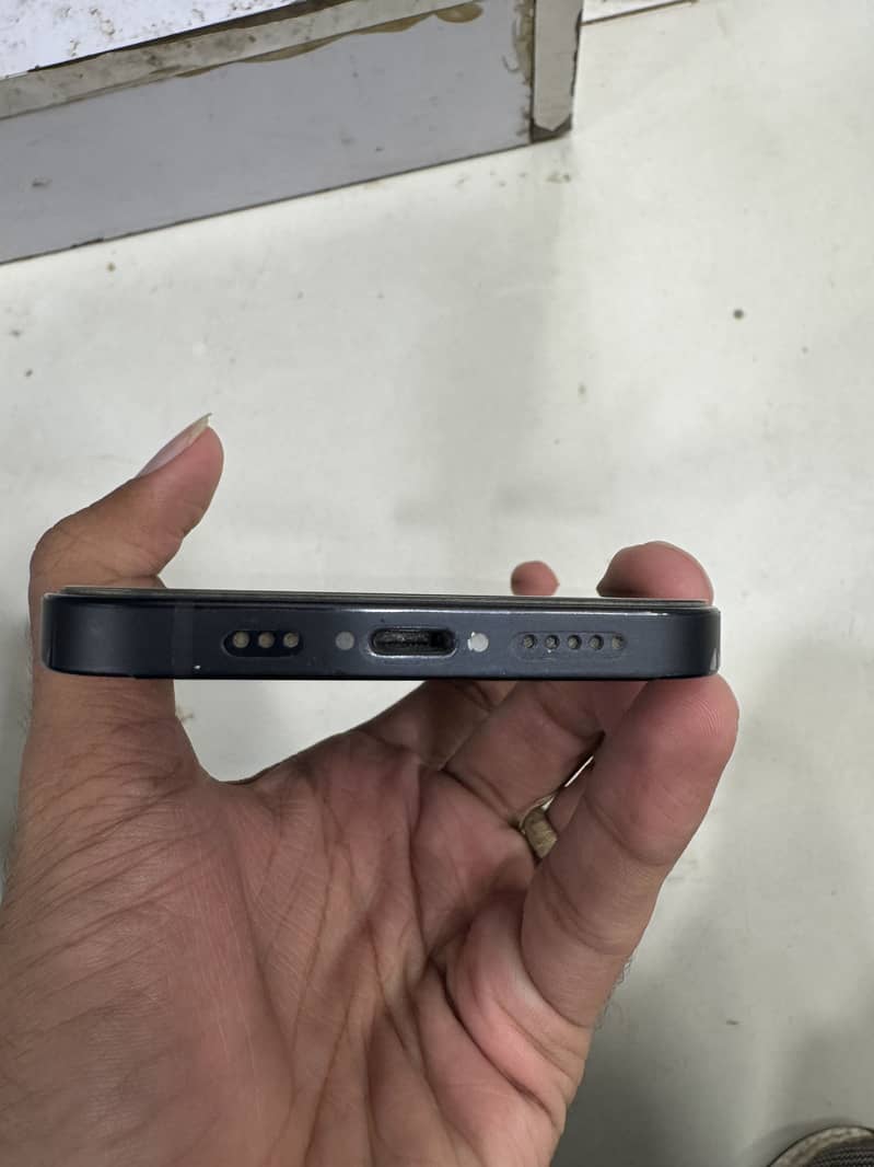 Apple iPhone 12 3
