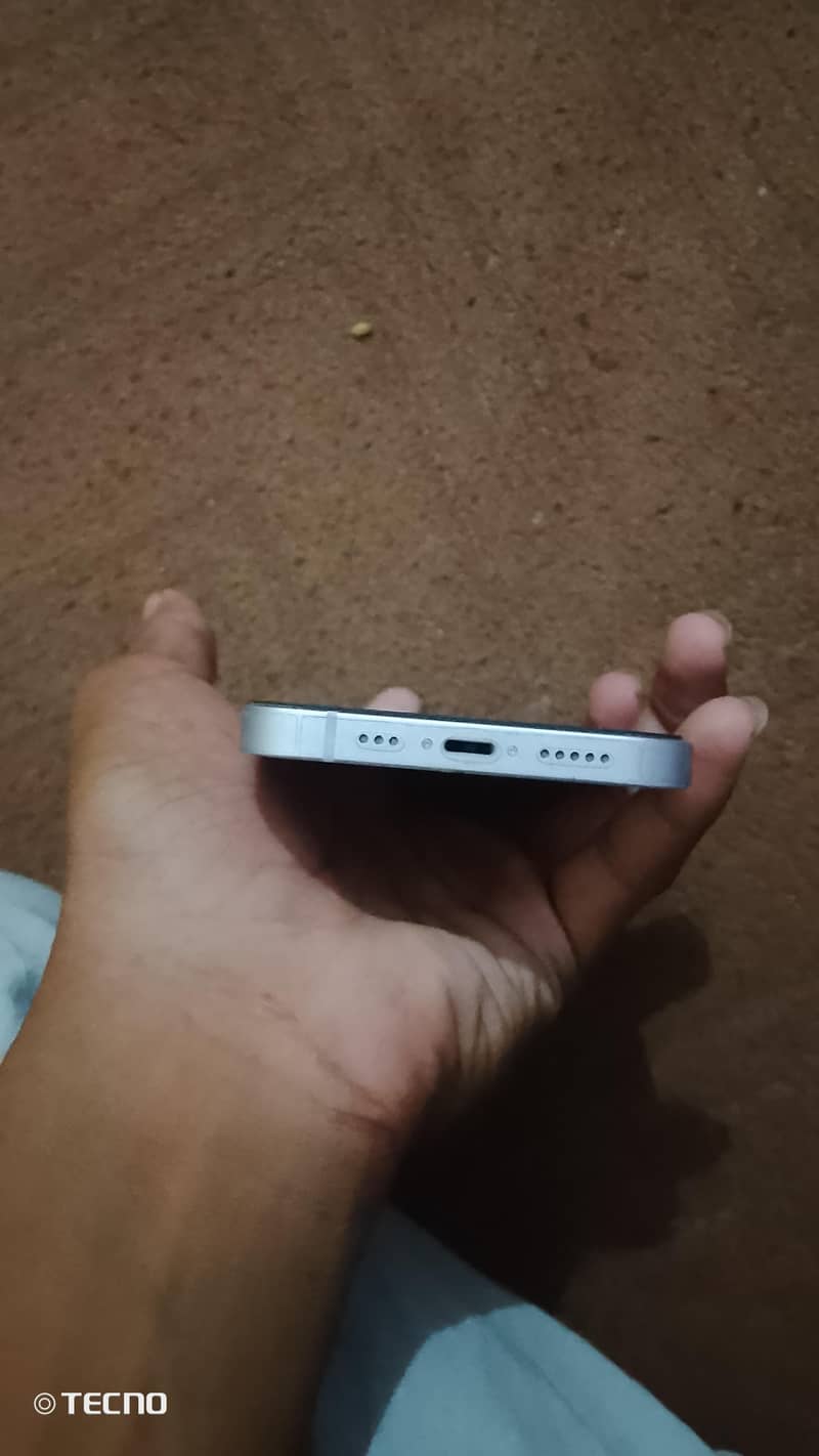 Apple iPhone 14 2