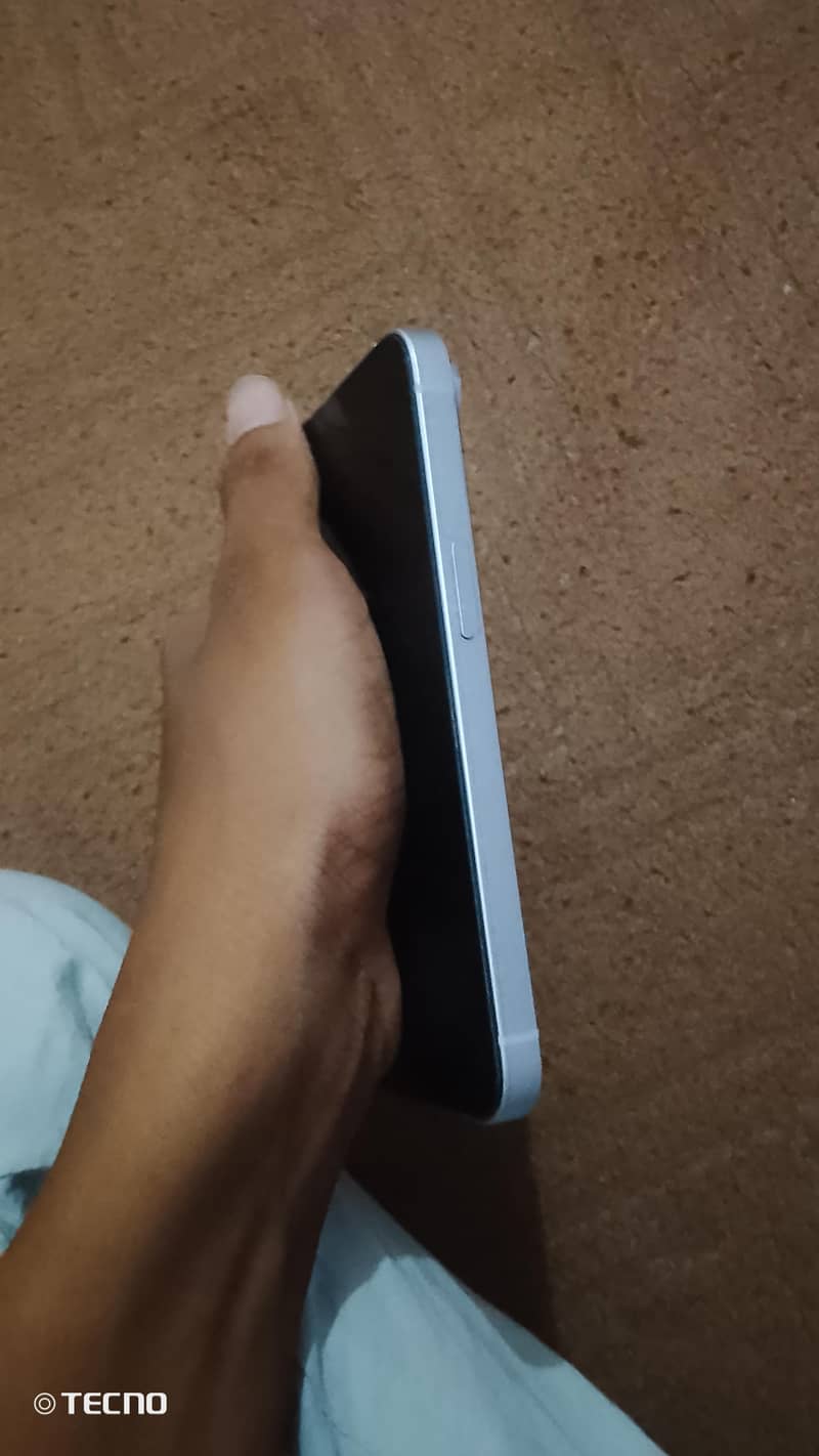 Apple iPhone 14 3