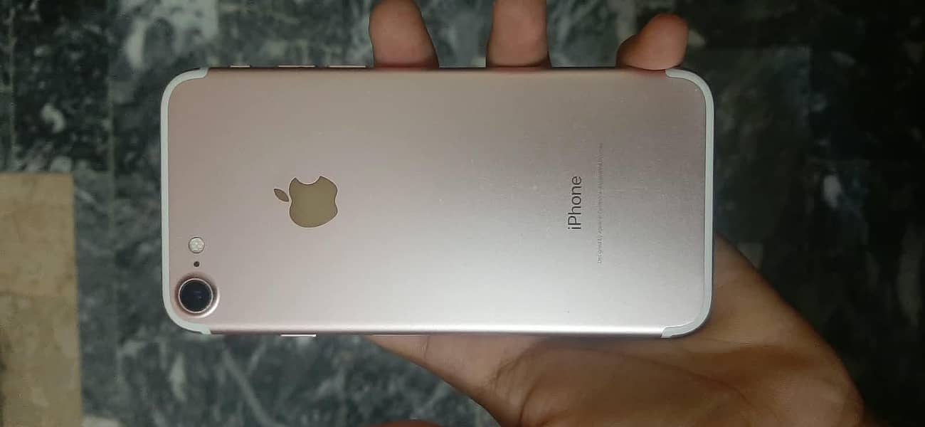 Apple iPhone 7 1