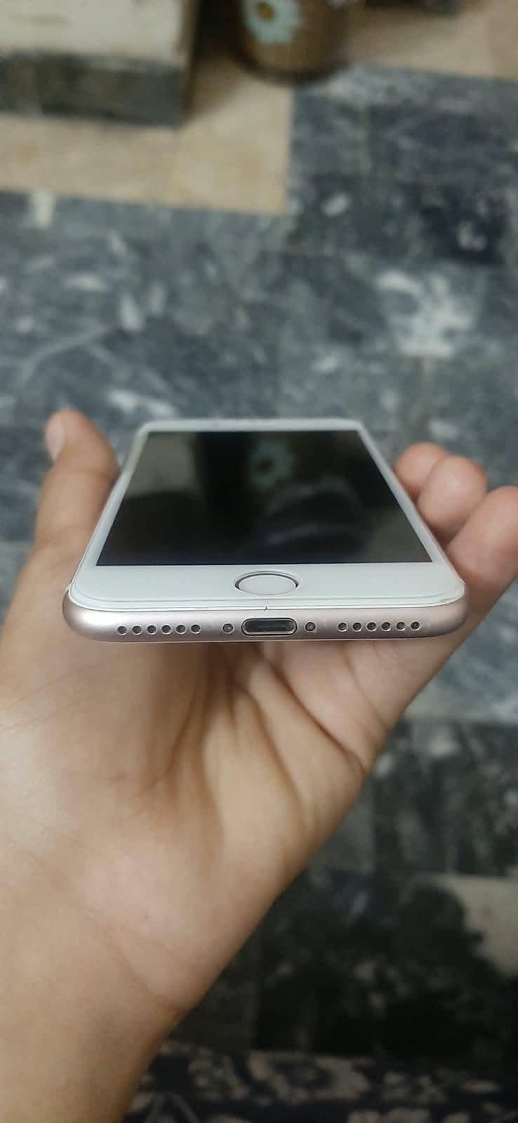 Apple iPhone 7 2