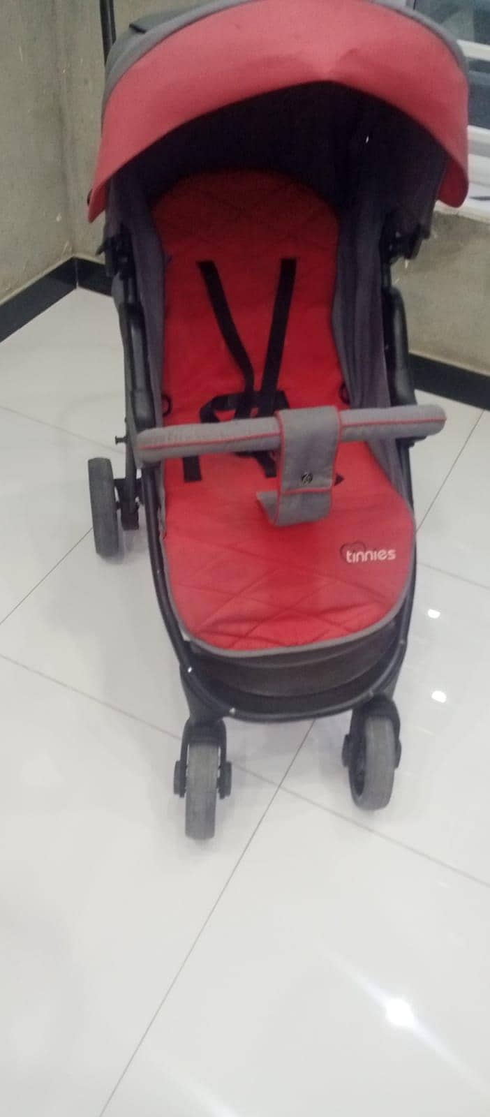 pram imported 10/10 condition 2