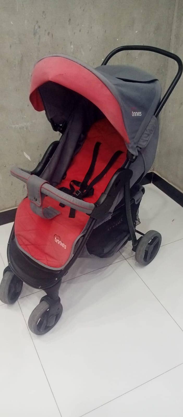 pram imported 10/10 condition 6