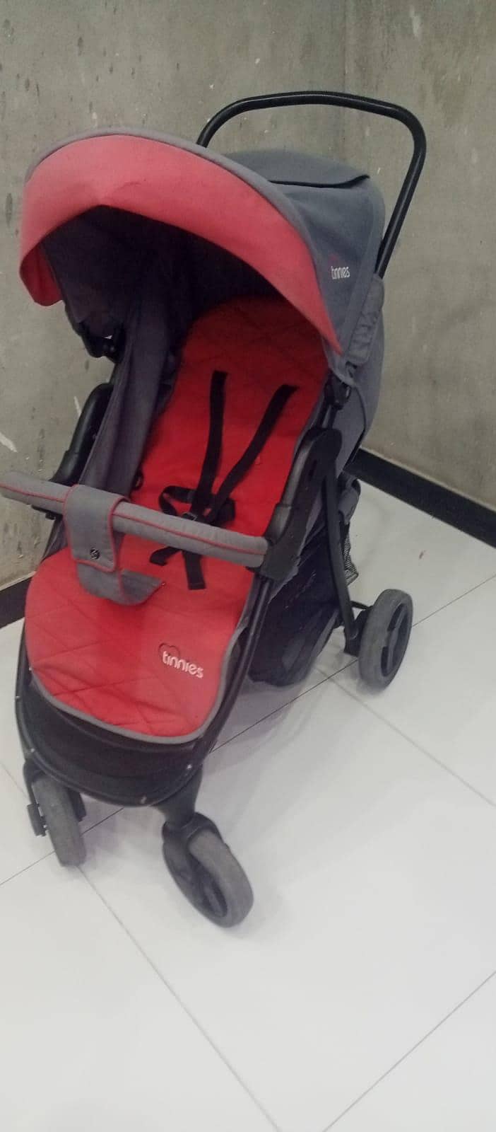 pram imported 10/10 condition 8