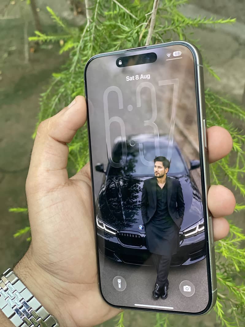 Apple iPhone 16 Pro Max 1
