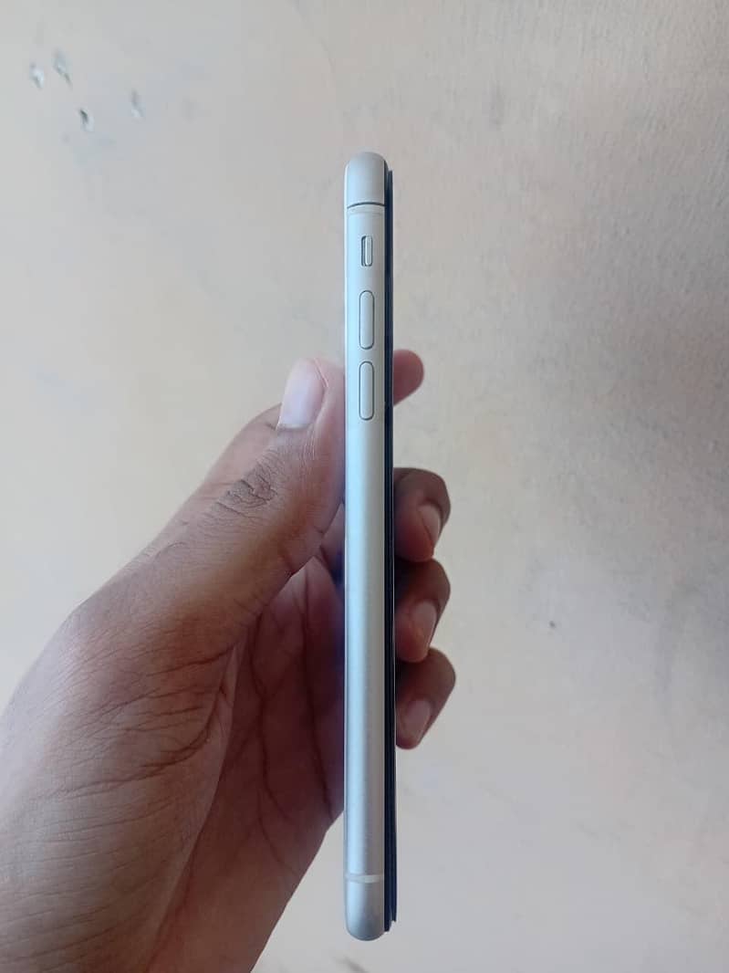 Apple iPhone 11 5