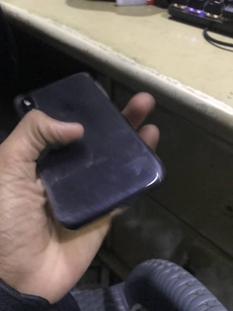 Apple iPhone X 3