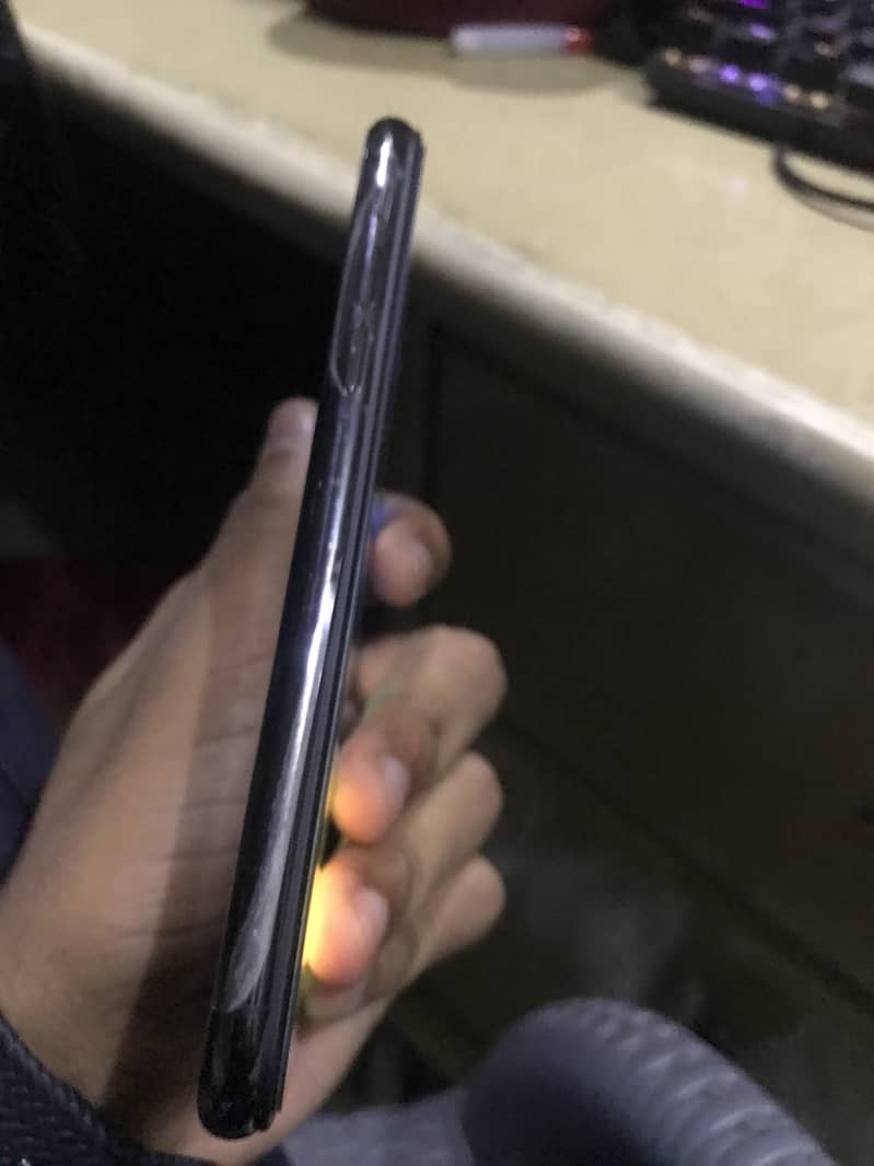 Apple iPhone X 6