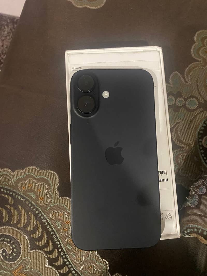 Apple iPhone 16 1