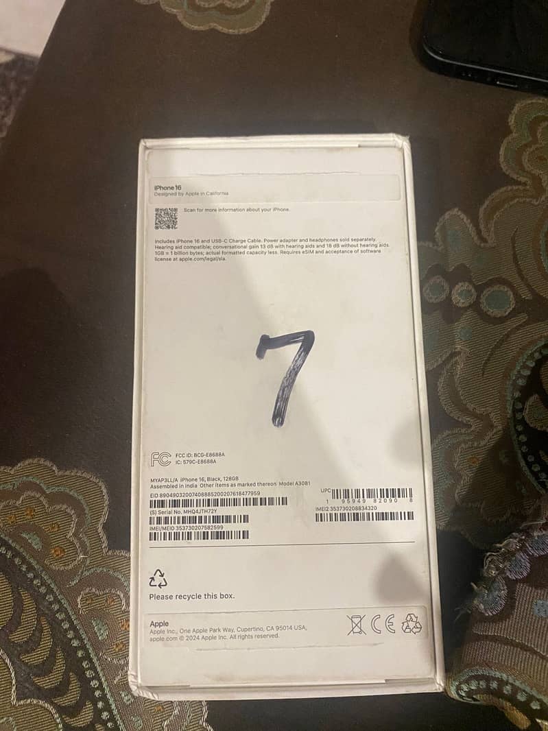 Apple iPhone 16 2