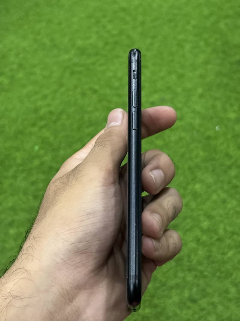 Apple iPhone SE 4