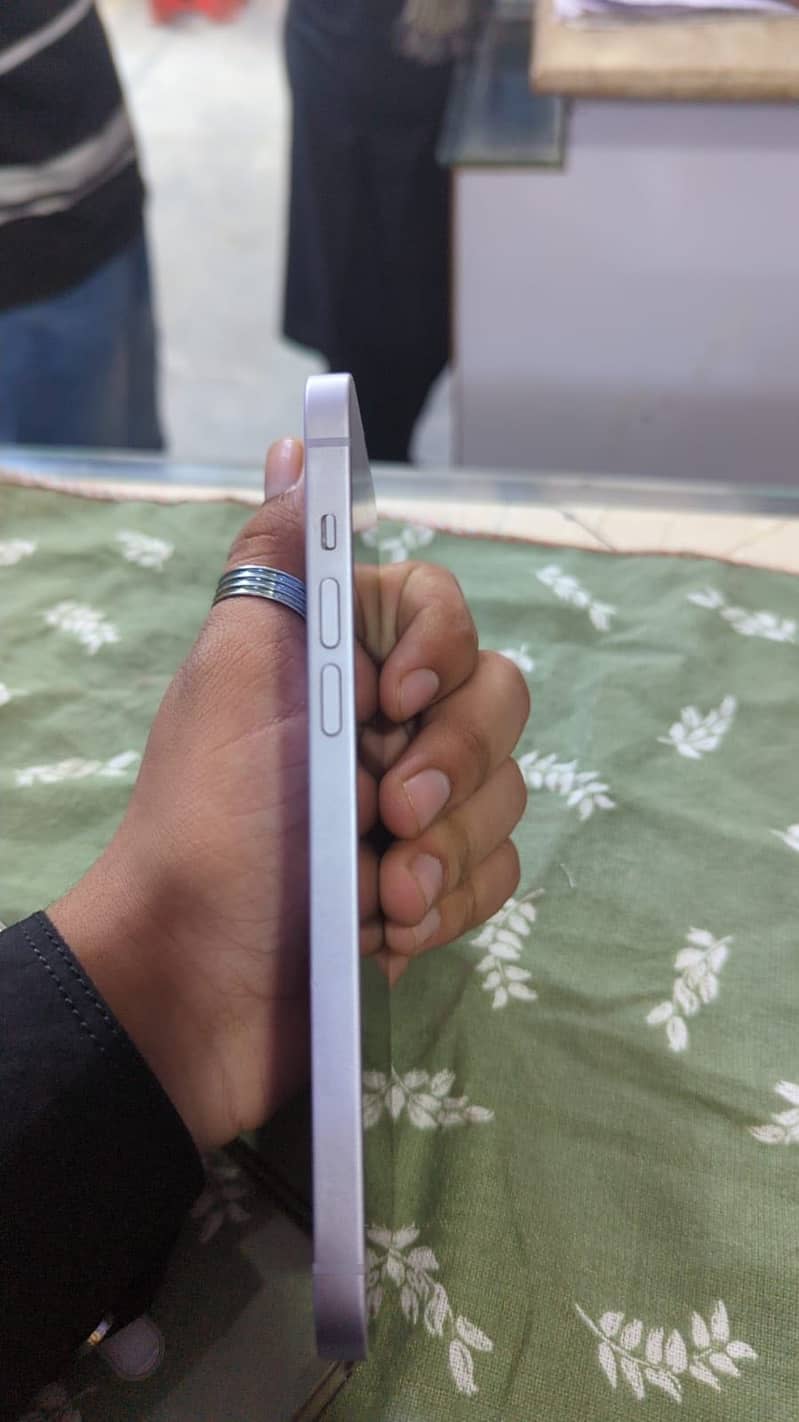 Apple iPhone 14 plus 4