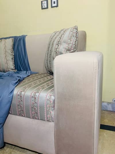 Sofa set available for sale
